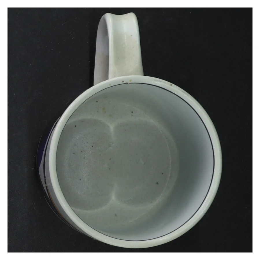 Krus med abstrakt design 1982 fra Royal Copenhagen (str. H 12 cm)