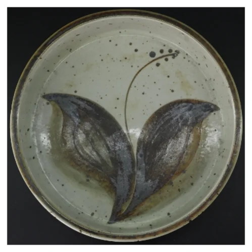 Keramikfad med bladmotiv fra søholm (str. Ø 31 cm)