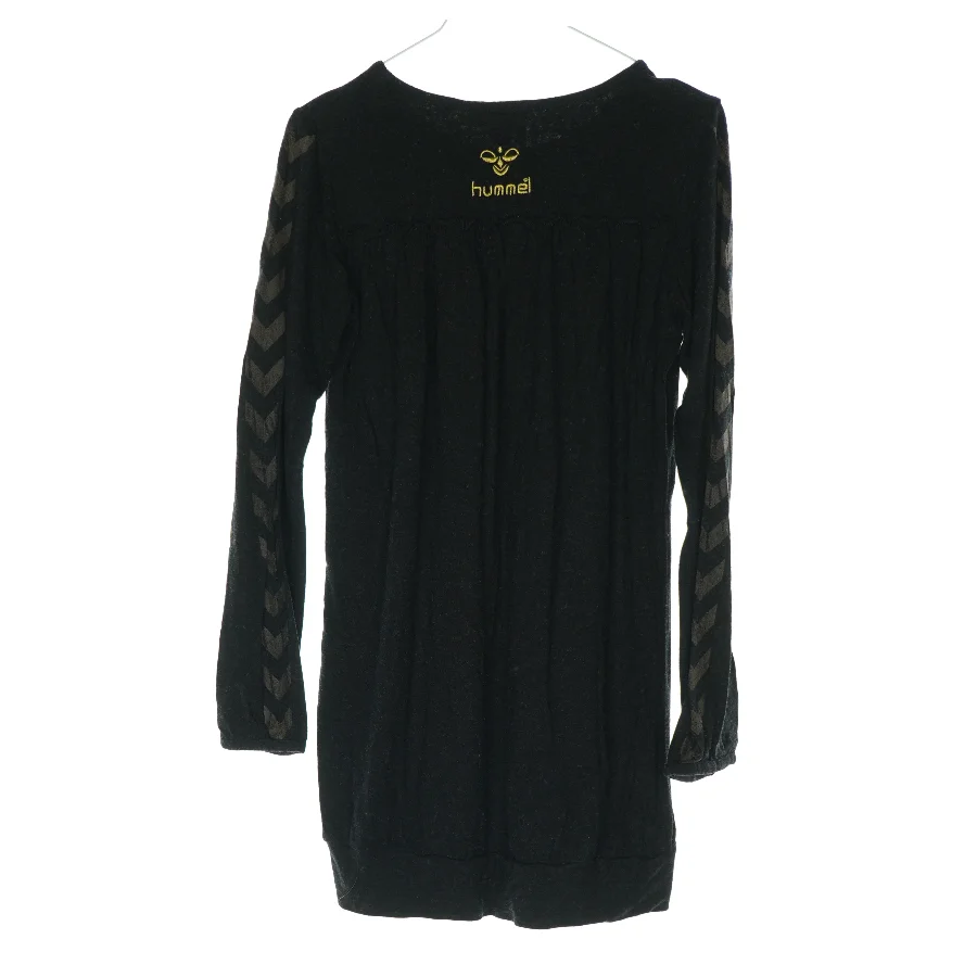 Kjole fra Hummel (str. 140)