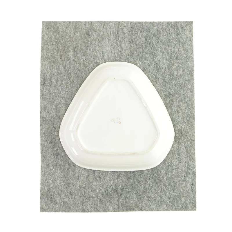 Trekantet fad fra Bing og Grøndahl