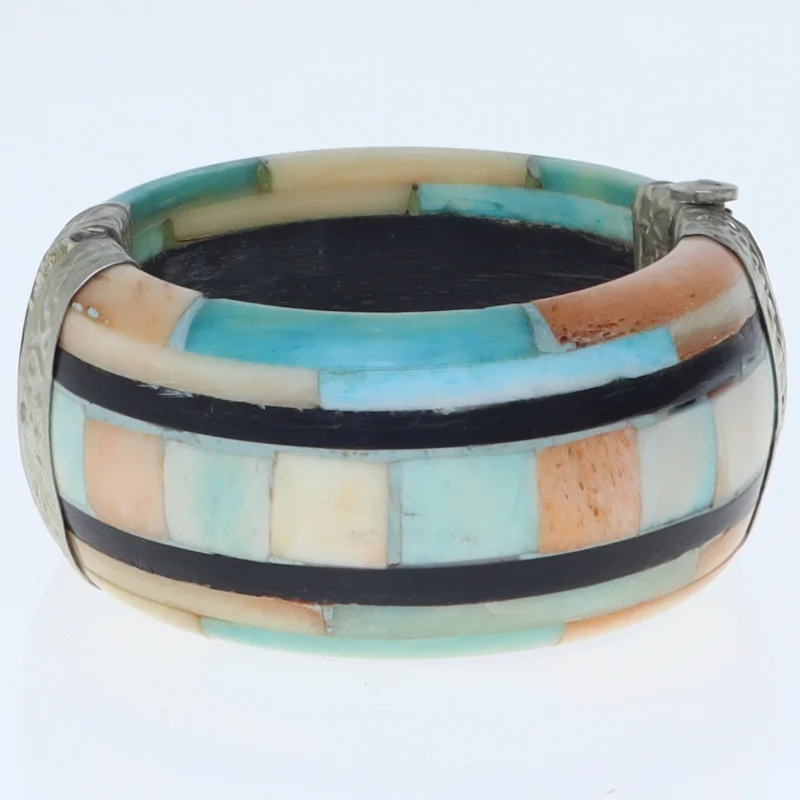 Håndlavet armbånd (str. Ø 5 komma 5 cm)