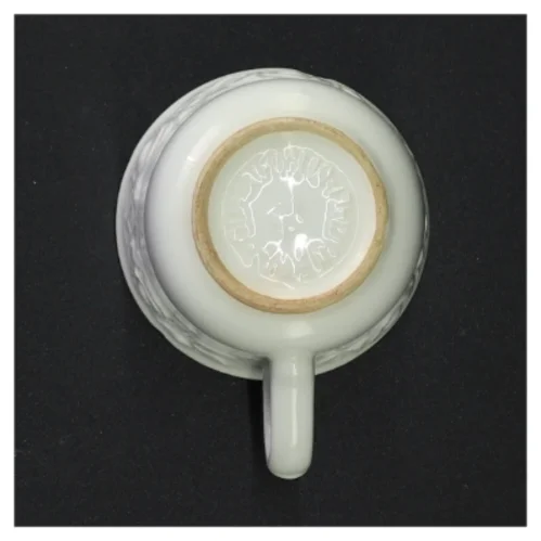 Hvid relief kaffekop fra Quadrifoglio (str. 8 x 8 cm)