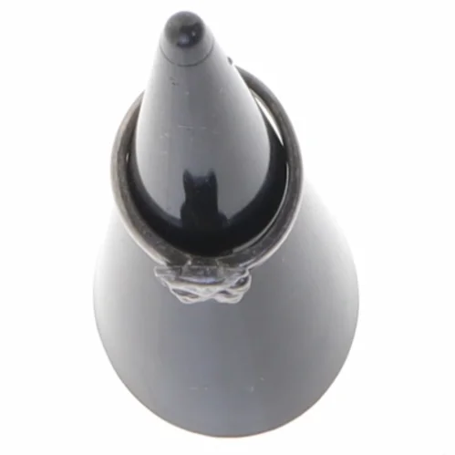 Sølvfarvet ring med bjørnefigur (str. Diameter en og en halv cm)