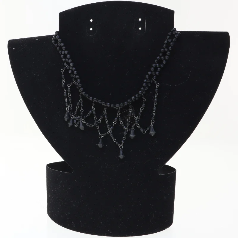 Sort perlekæde og øreringe (str. 33 cm)