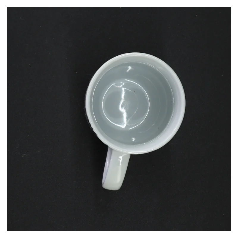 Sort-hvidt keramikkrus fra Søstrene Grene (str. 11 x 7 cm)