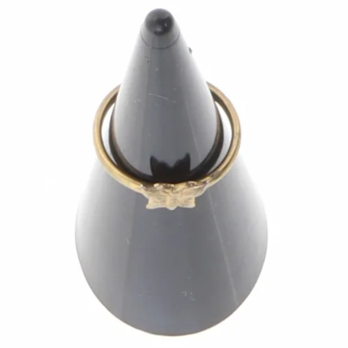 Guld ring med sommerfugl (str. Diameter en og en halv cm)