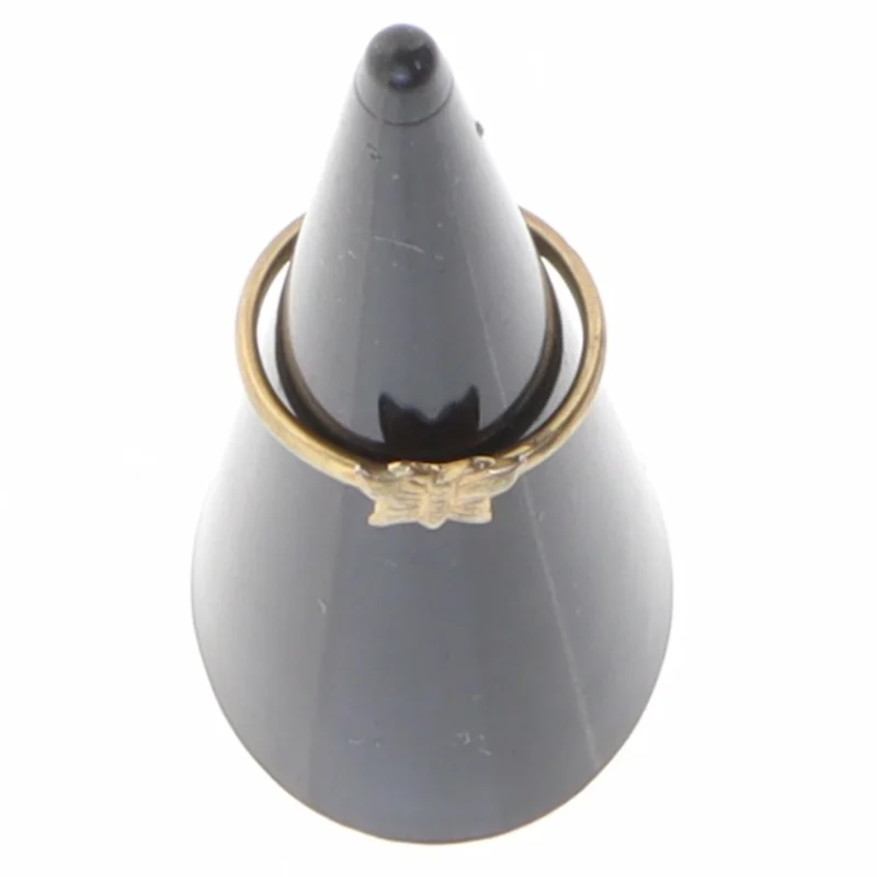 Guld ring med sommerfugl (str. Diameter en og en halv cm)