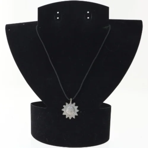 Sølv vedhæng med solmotiv (str. 60 cm)