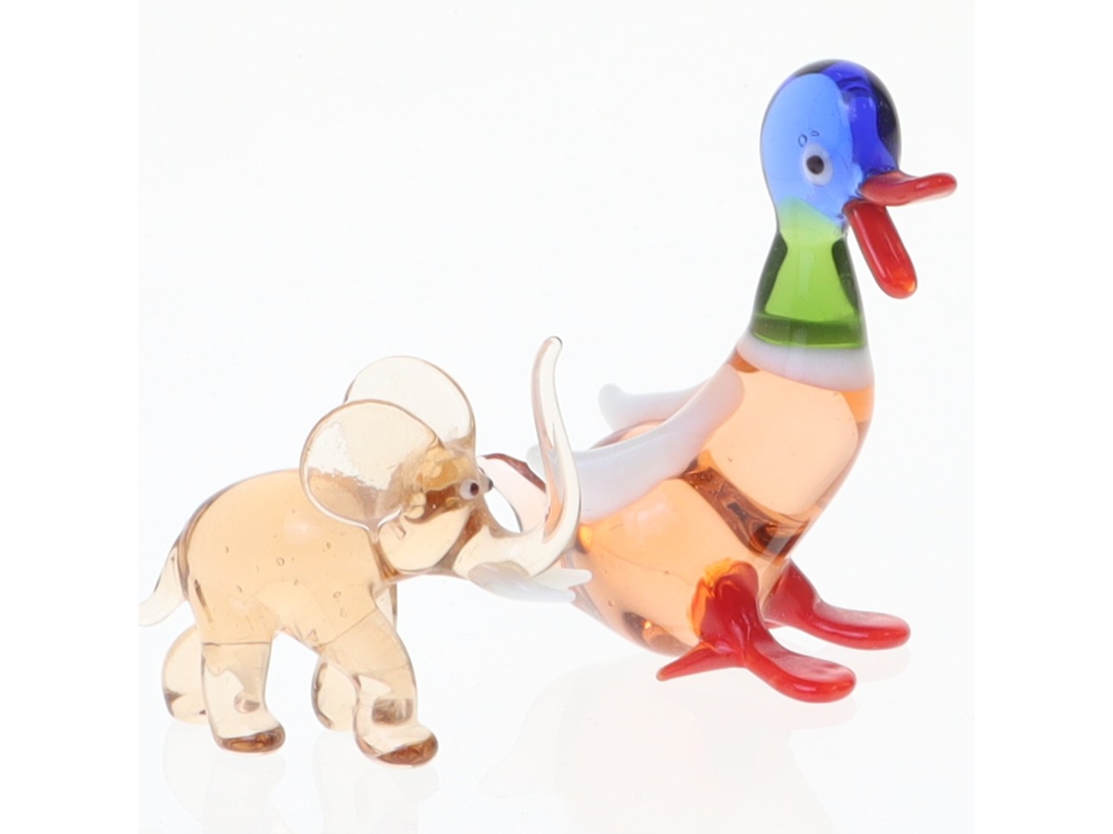 Glasfigurer af and og elefant