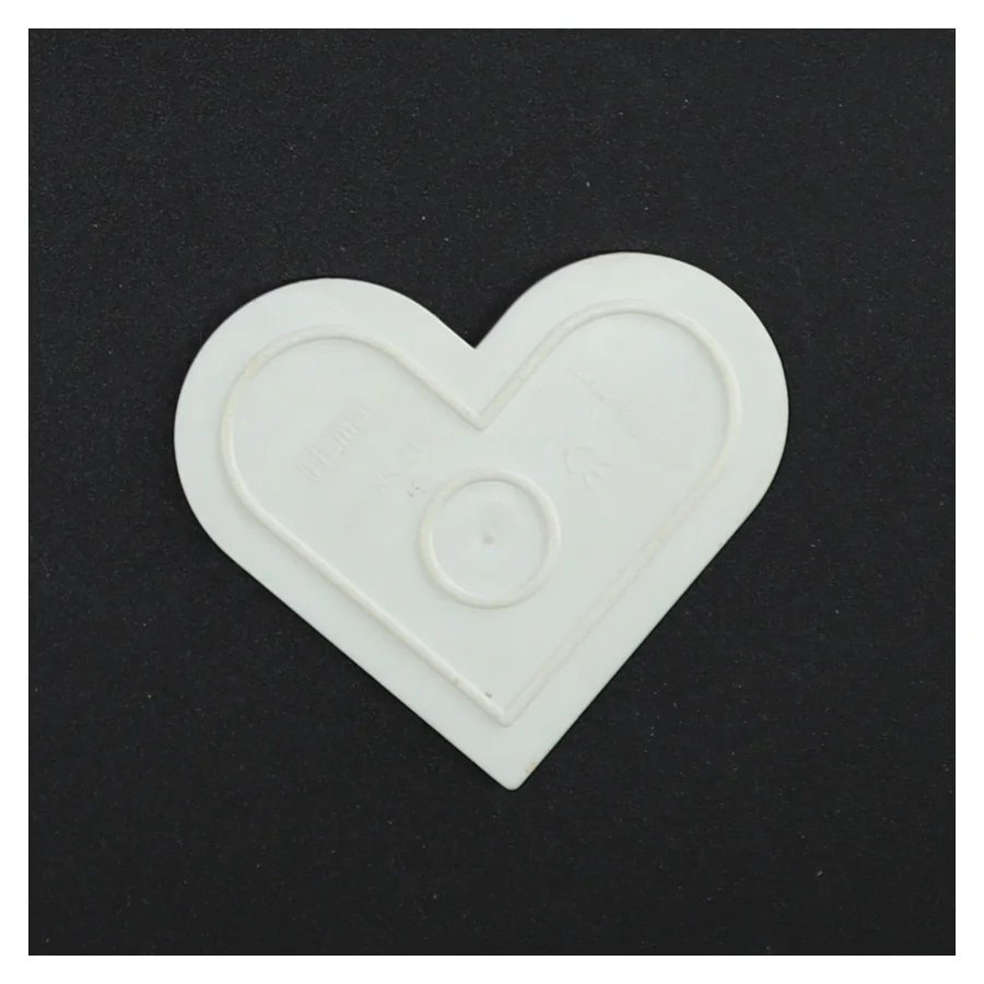 Hjerteformet Perleplade fra Hama (str. 9 x 8 cm)