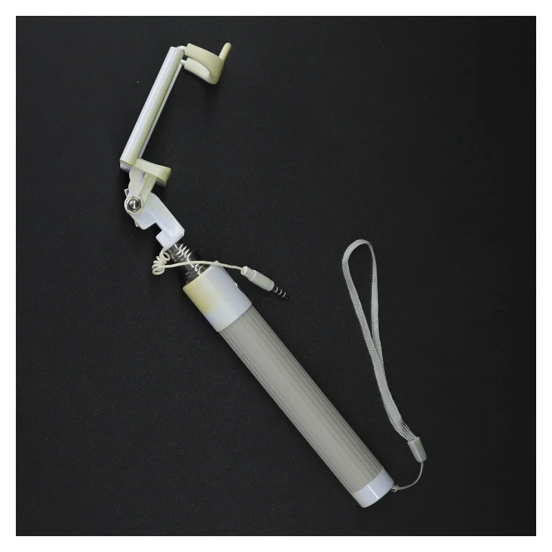 Selfie-stick med kabel (str. 29 cm til 87 cm)