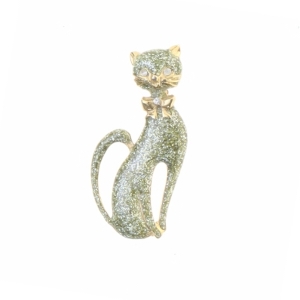 Broche i form af kat (str. 5,2 x 2,5 cm)