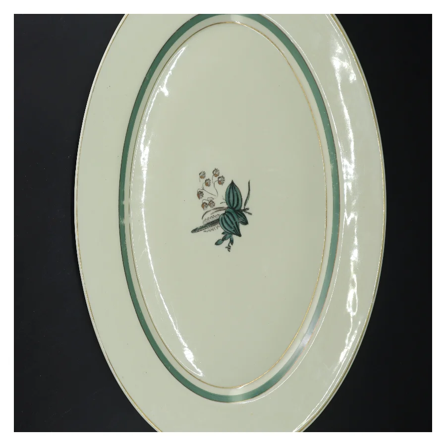 Hjertegræs stel Ovalt porcelænsfad med blomstermønster fra Royal Copenhagen (str. 40x30 cm)