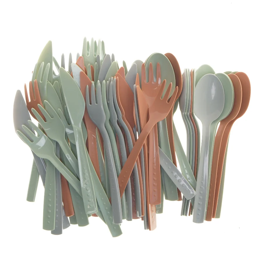 Plastikbestik sæt (str. 19 knove, 22 gafler, 22 skeer 18 cm)