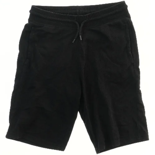 Sort Shorts fra H&M (str. 146)