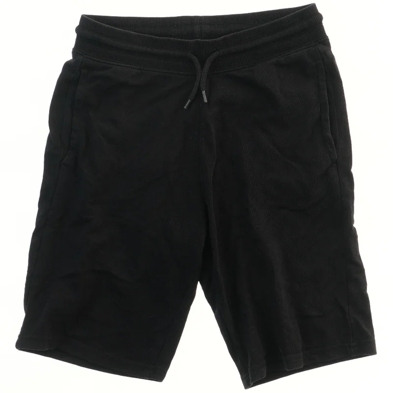 Sort Shorts fra H&M (str. 146)