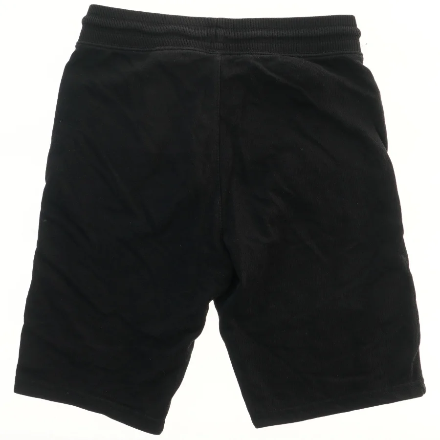 Sort Shorts fra H&M (str. 146)