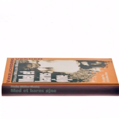 Med et barns øjne af Stella Müller-Madej (Bog)