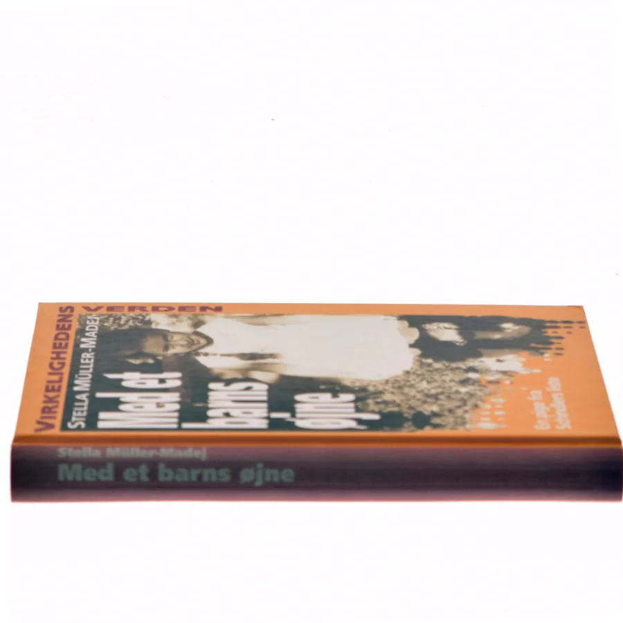 Med et barns øjne af Stella Müller-Madej (Bog)