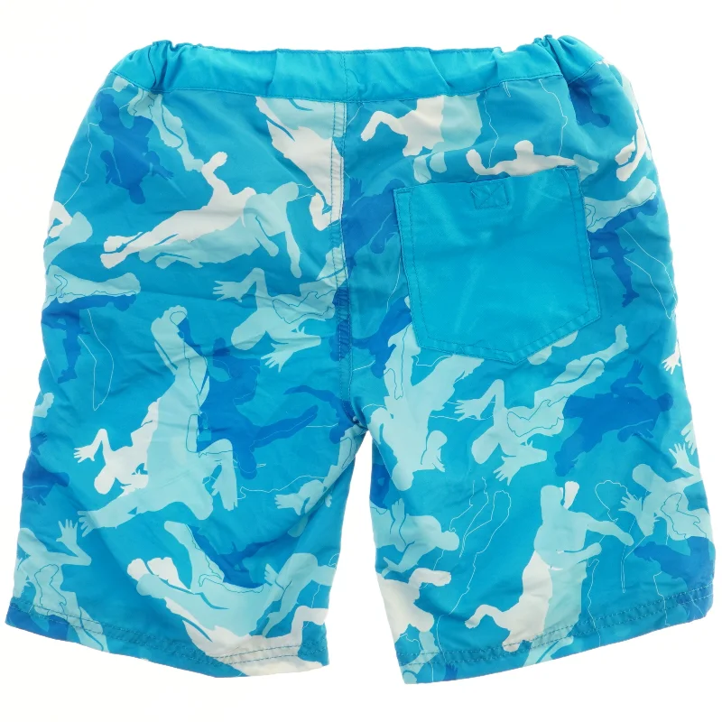 Badebukser med menneskemønster fra Name It (str. 146)