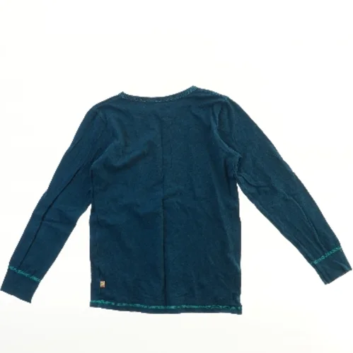 Langærmet bluse fra Katvig (str. 140)