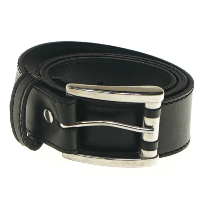 Sort bælte med metalspænde (str. 91 cm)