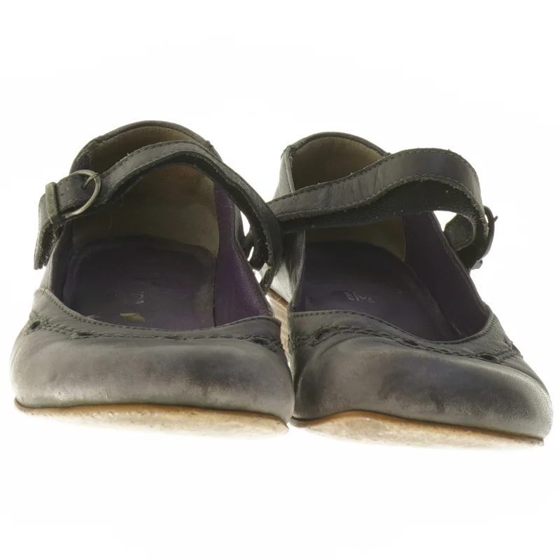 Sko med spænde fra Angulus (str. 38,5 )