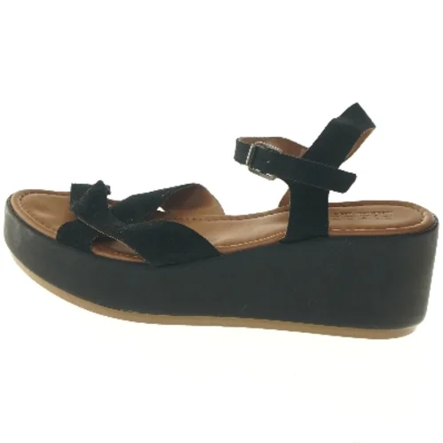 Sort sandaler med plateau fra Pieces (str. 41 )