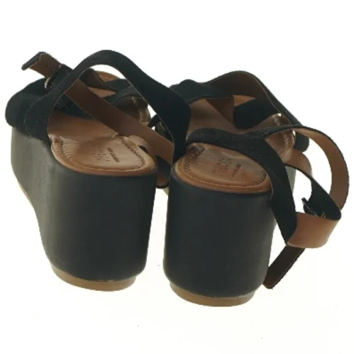 Sort sandaler med plateau fra Pieces (str. 41 )
