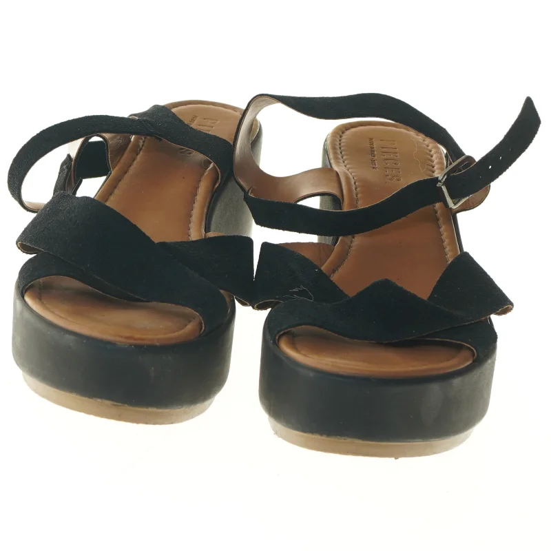 Sort sandaler med plateau fra Pieces (str. 41 )