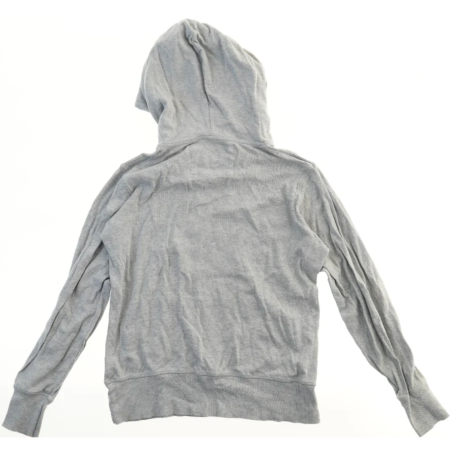 Grå hættetrøje med tryk fra F&F (str. 164)