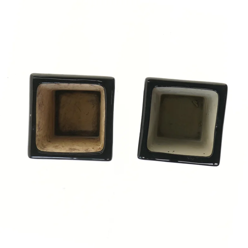 Kvadratiske vasepotter, sort (str. 2 stk 11,5x10,5 cm)