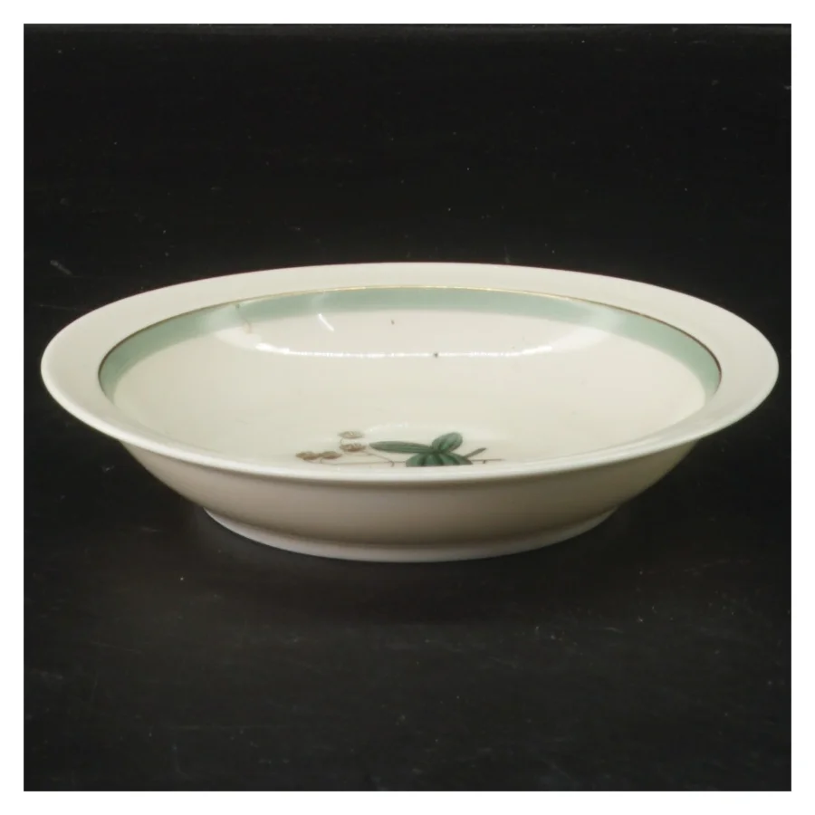 Hjertegræs stel. Porcelænsfad med blomstermotiv fra Royal Copenhagen (str. 13x3 cm)