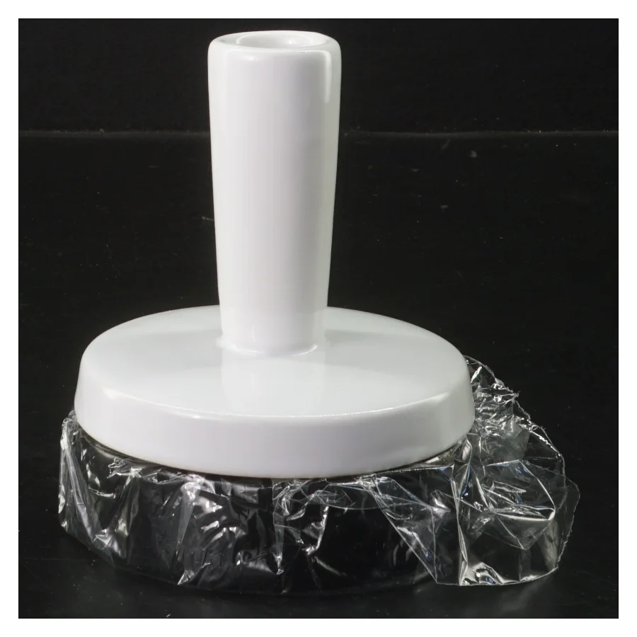 Hvid lysestage fra Ponpon fra Ponpon (str. 12,5 cm)