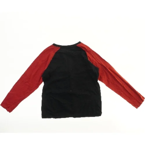 Langærmet bluse med kontrastærmer fra Bench (str. 152)