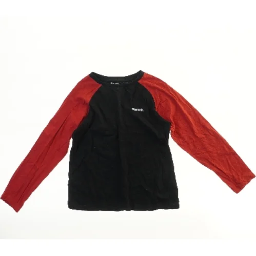 Langærmet bluse med kontrastærmer fra Bench (str. 152)