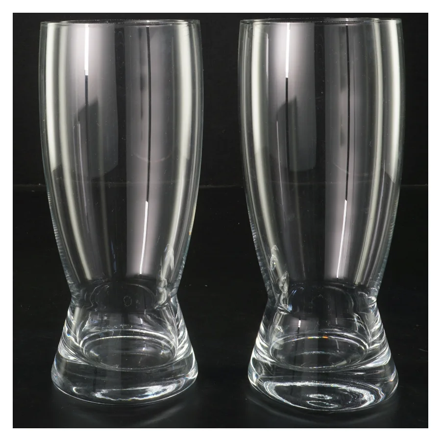 2 smukke  ølglas (str. 2 stk Ø 8 cm længde 18,5 cm)