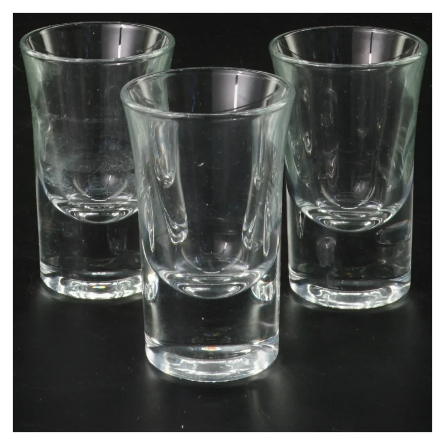 Sæt med tre shotsglas (str. 3 stk Ø 4,5 cm længde 7,5 cm)