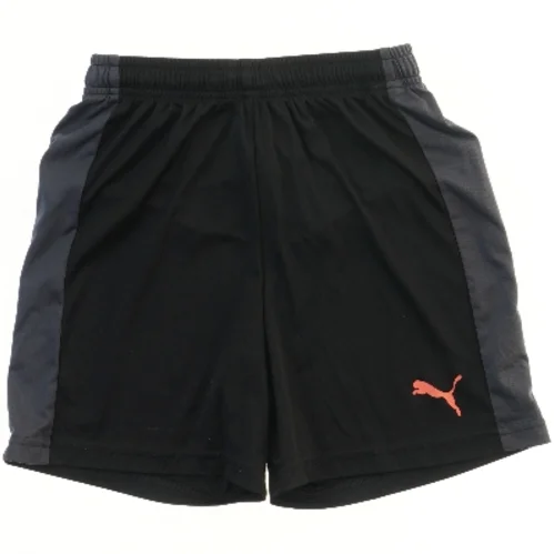 Sportshorts fra Puma (str. 152)