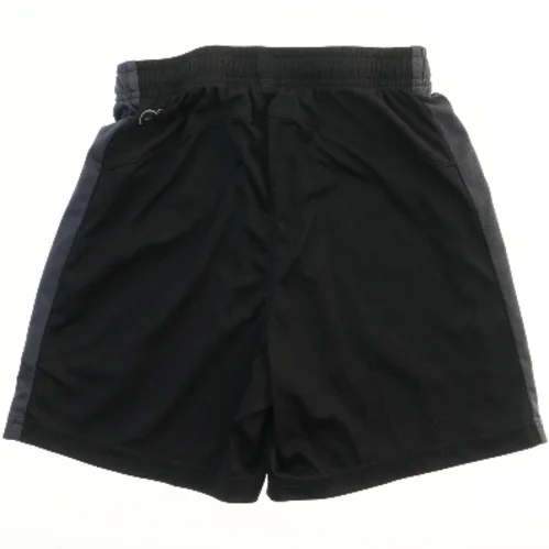 Sportshorts fra Puma (str. 152)