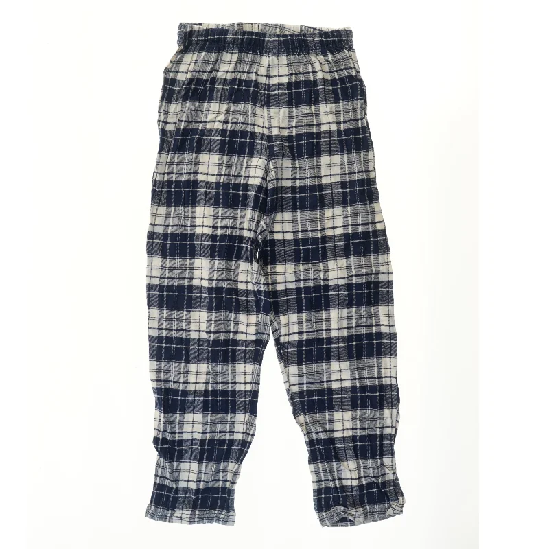 Ternet pyjamasbukser fra H&M (str. 158)