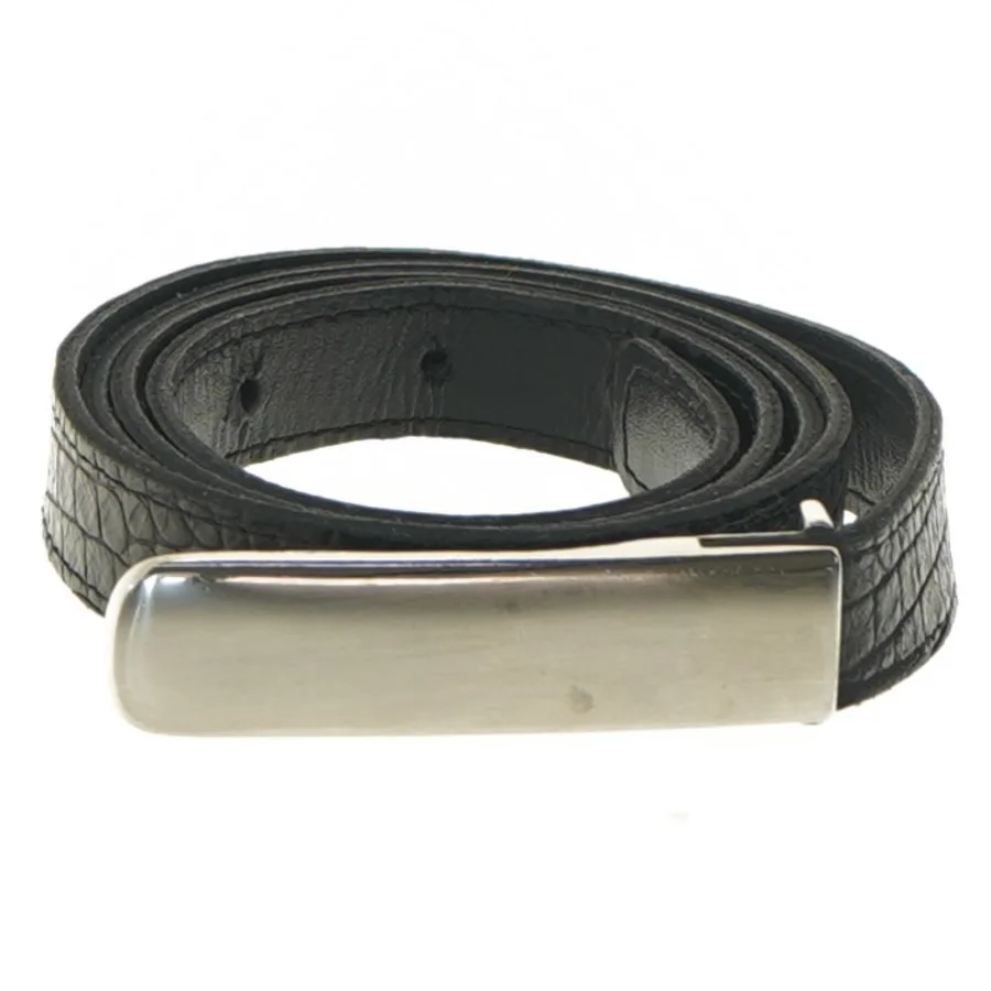 Sort læderbælte med metalspænde (str. 85 cm)