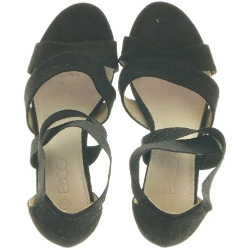 Sorte højhælede sandaler fra B&CO (str. 38 )