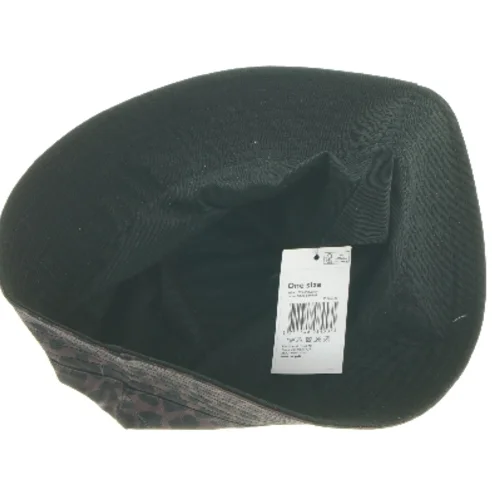 Leopardmønstret bøllehat fra Coop (str. Ø 34 cm)