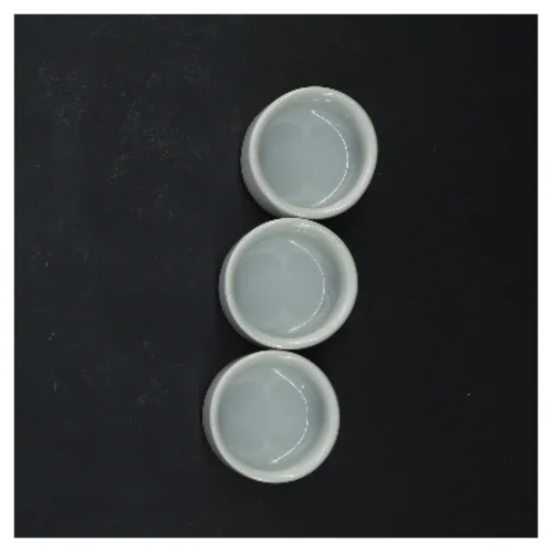 Små hvide porcelænskrukker fra Wessco (str. 5x3,5 cm)