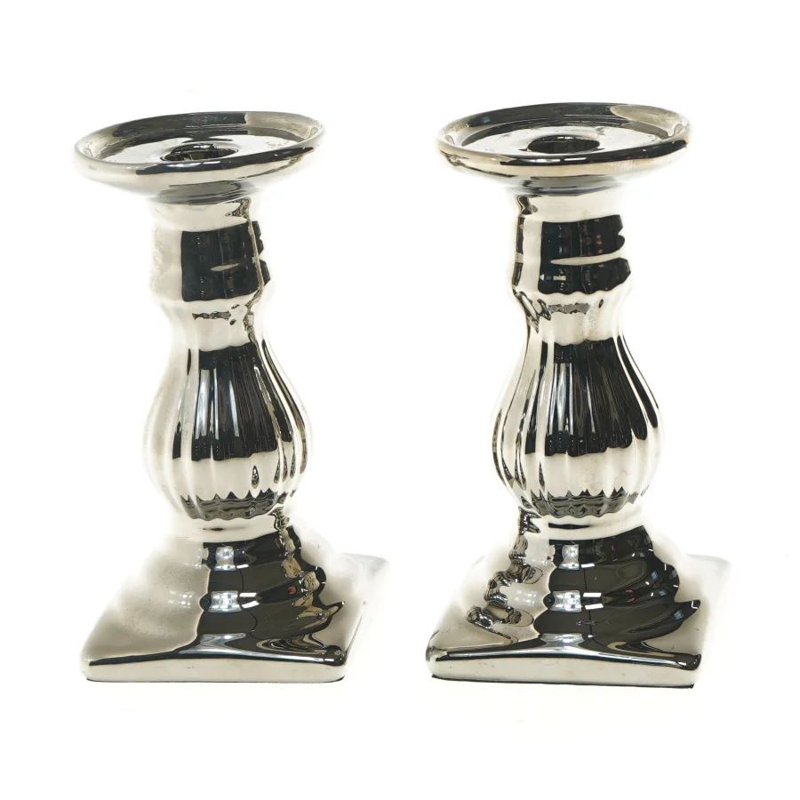 Sæt af metal lysestager (str. 17x9x9 cm)