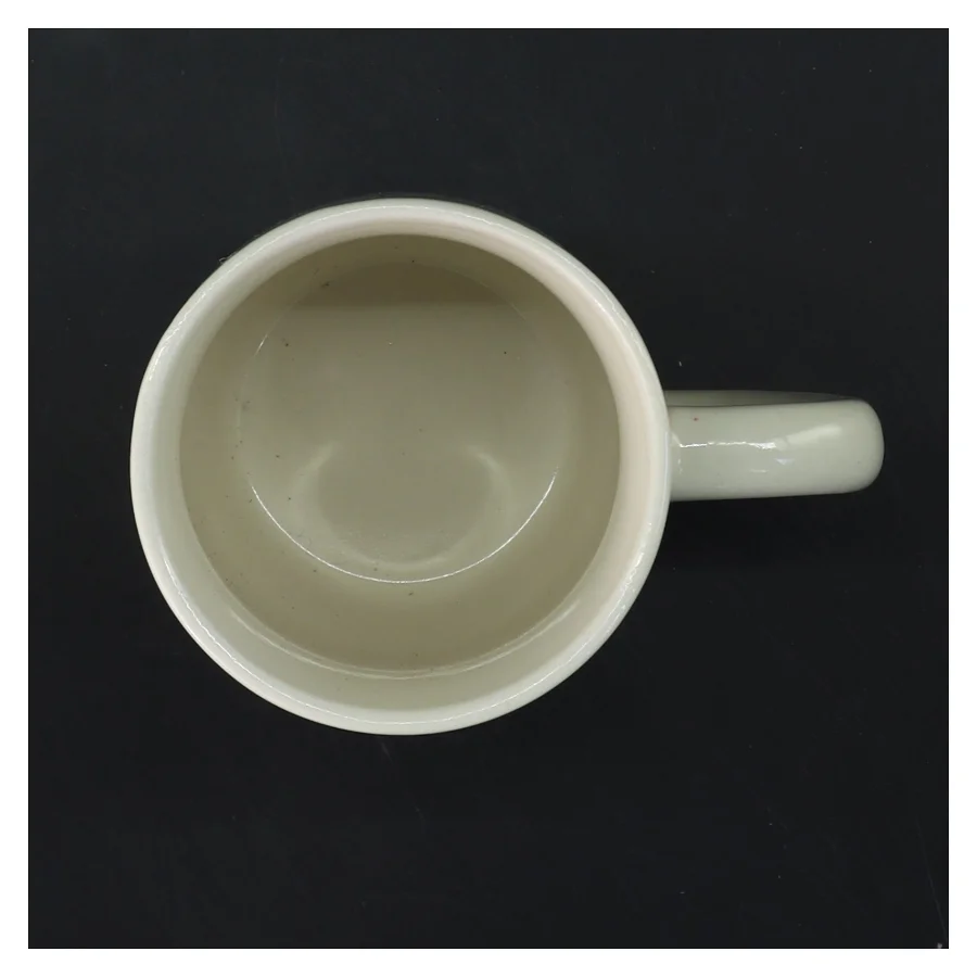 Hvid krus med rensdyrmotiv (str. Ø 8 cm længde 11 cm)