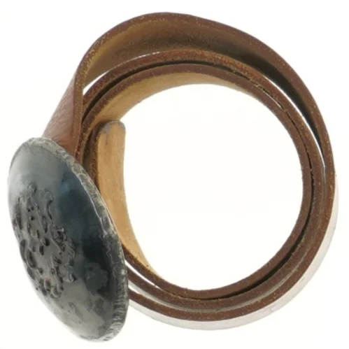 Læderbælte med dekorativt spænde (str. 105 cm)