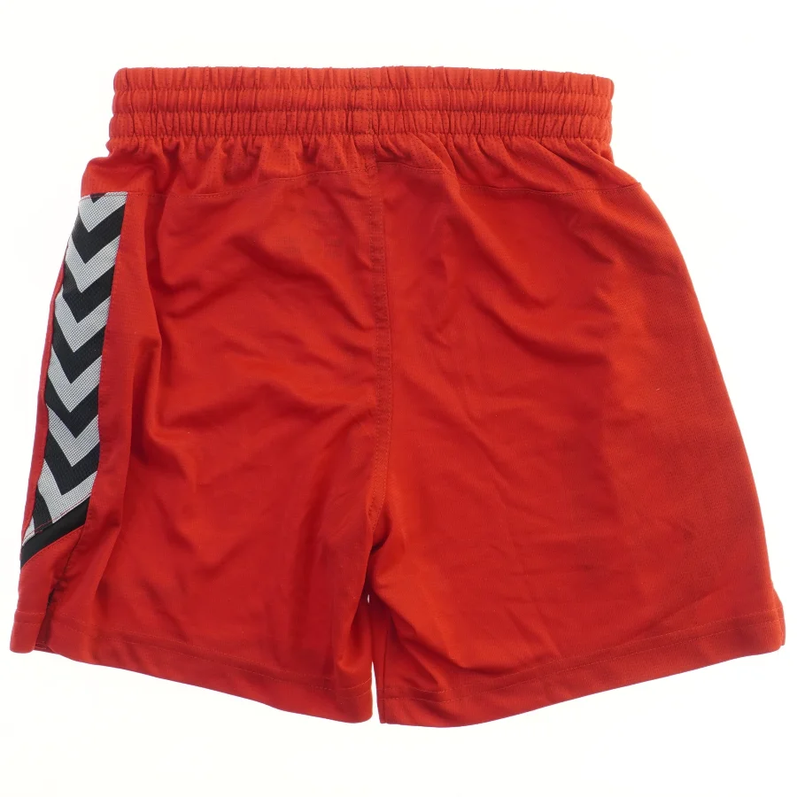 Sportshorts med nummer 11 fra Hummel (str. 146)