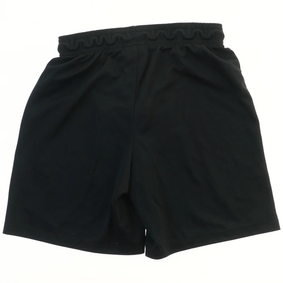 Sportsshorts fra Nike (str. 158)